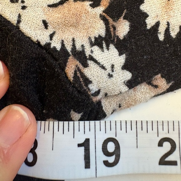 Peek-a-boo long sleeve feminine black floral top women's size Medium - Picture 4 of 7